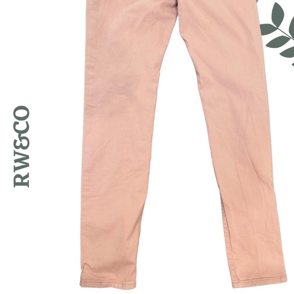 🛍️3/$40 RW&CO Jennie Slim Leg Stretch Jeans | Pale Pink | Casual Denim Size 27 - Picture 6 of 7
